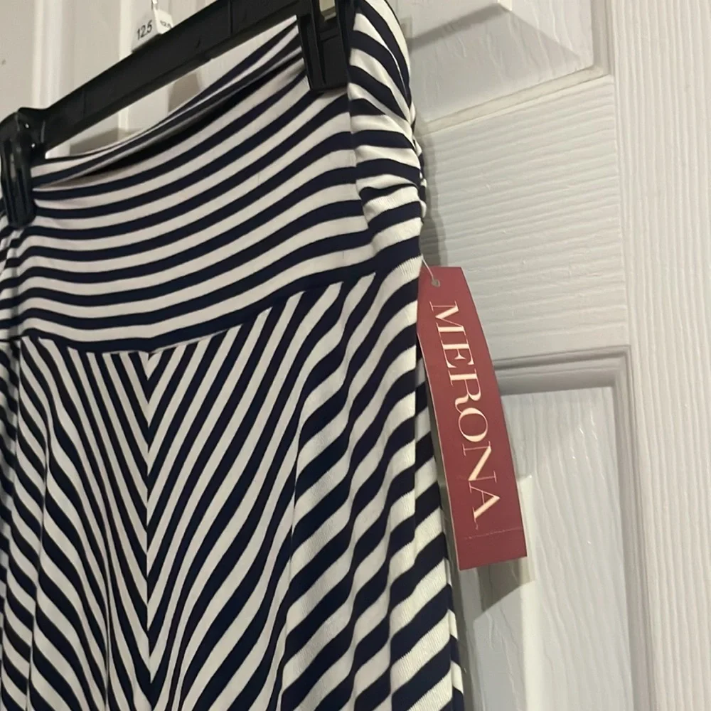 NWT Soft and sexy maxi skirt size Medium black and white - Picture 2 of 3